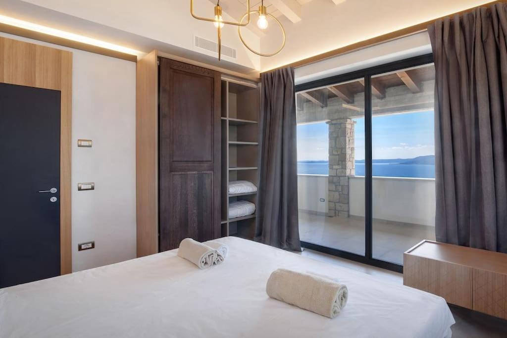 Villa Divina - Apt Divina Con Piscina E Vista Lago 카스텔레토디브렌조네 외부 사진