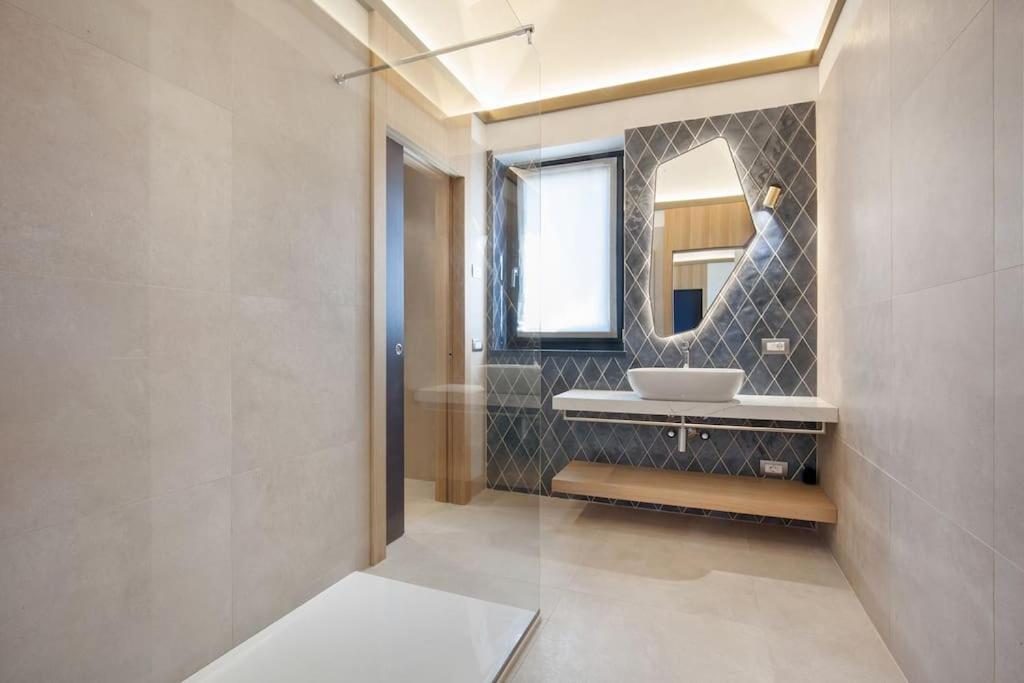 Villa Divina - Apt Divina Con Piscina E Vista Lago 카스텔레토디브렌조네 외부 사진