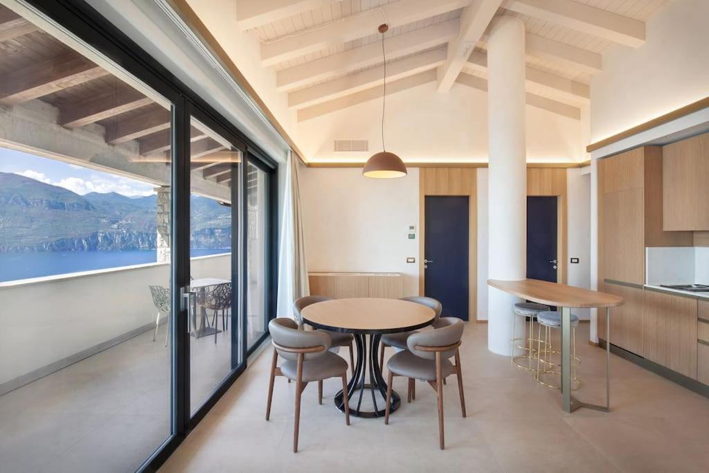 Villa Divina - Apt Divina Con Piscina E Vista Lago 카스텔레토디브렌조네 외부 사진