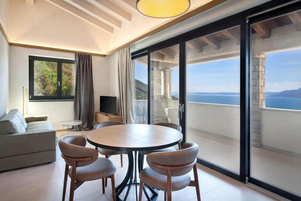 Villa Divina - Apt Divina Con Piscina E Vista Lago 카스텔레토디브렌조네 외부 사진